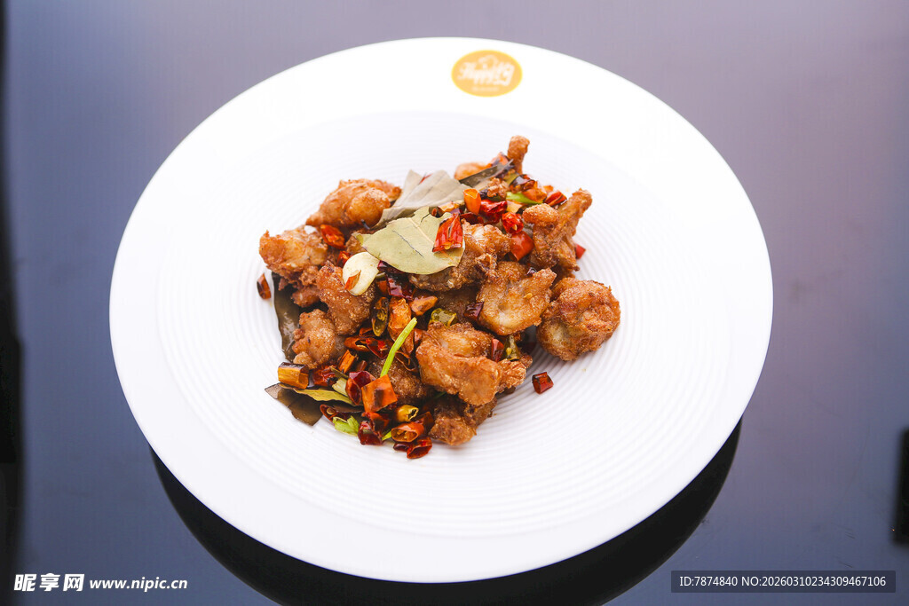 美味特色炒鸡肉