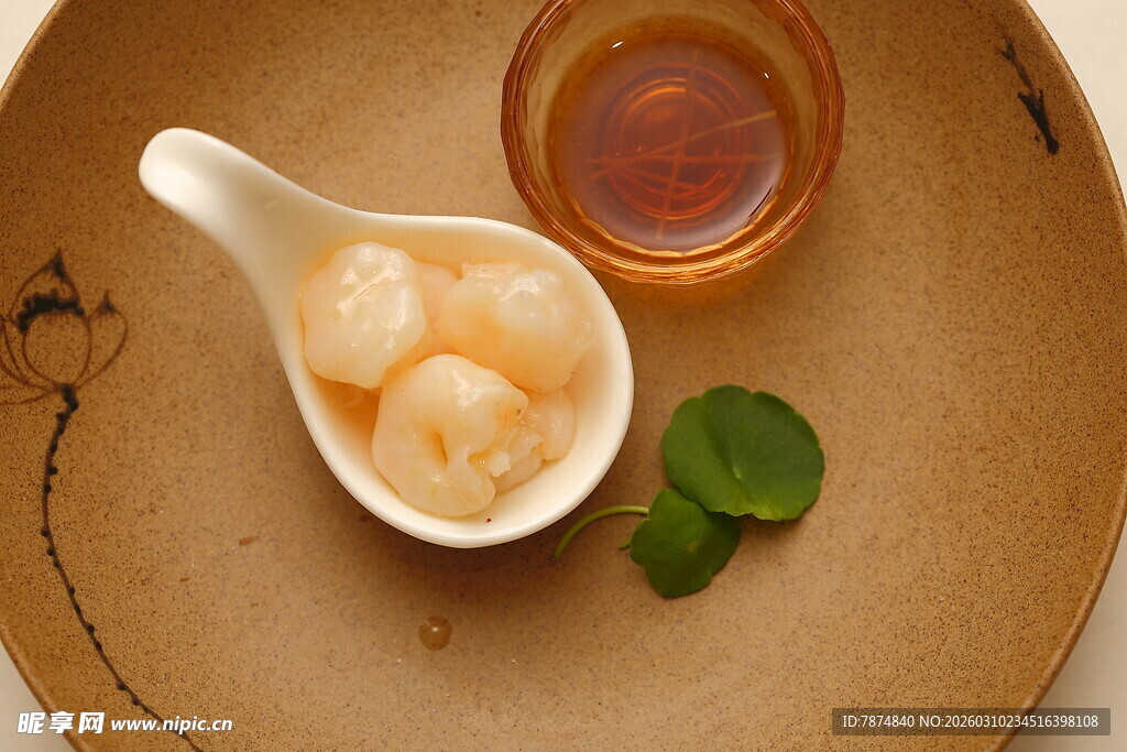 精致虾仁配蘸料