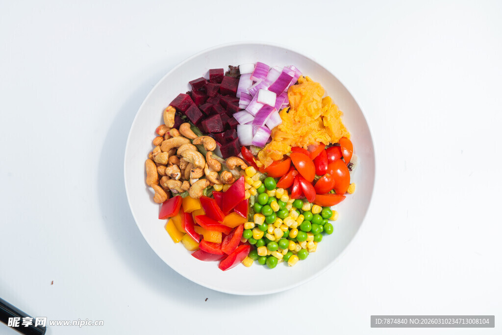 多彩蔬菜坚果拼盘