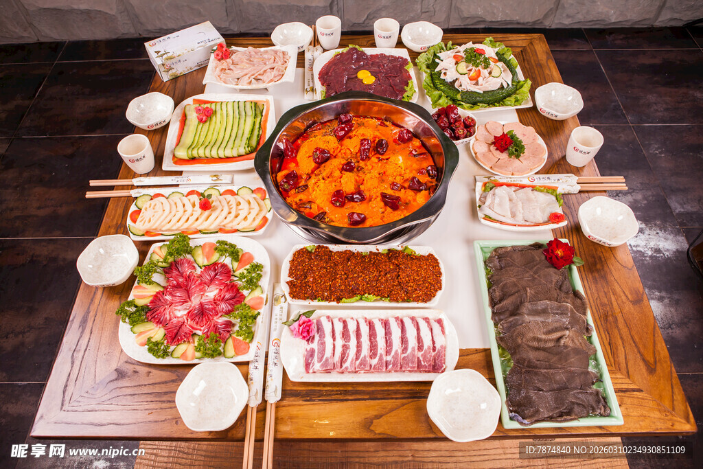 丰盛中式美食聚餐场景