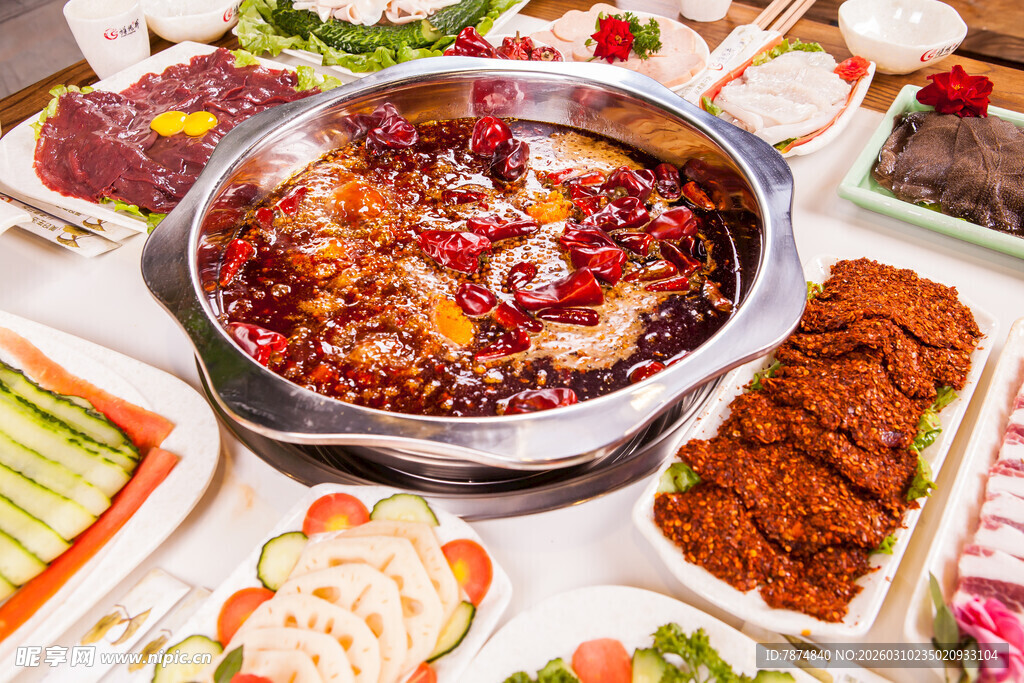 丰盛火锅美食拼盘