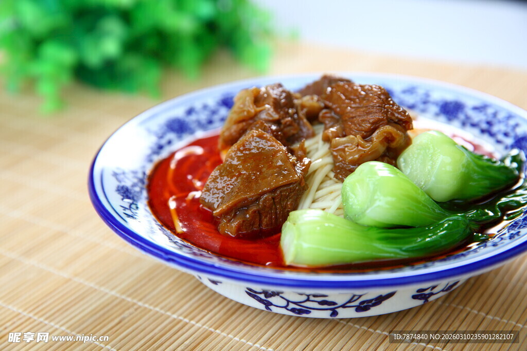 红烧排骨配青菜