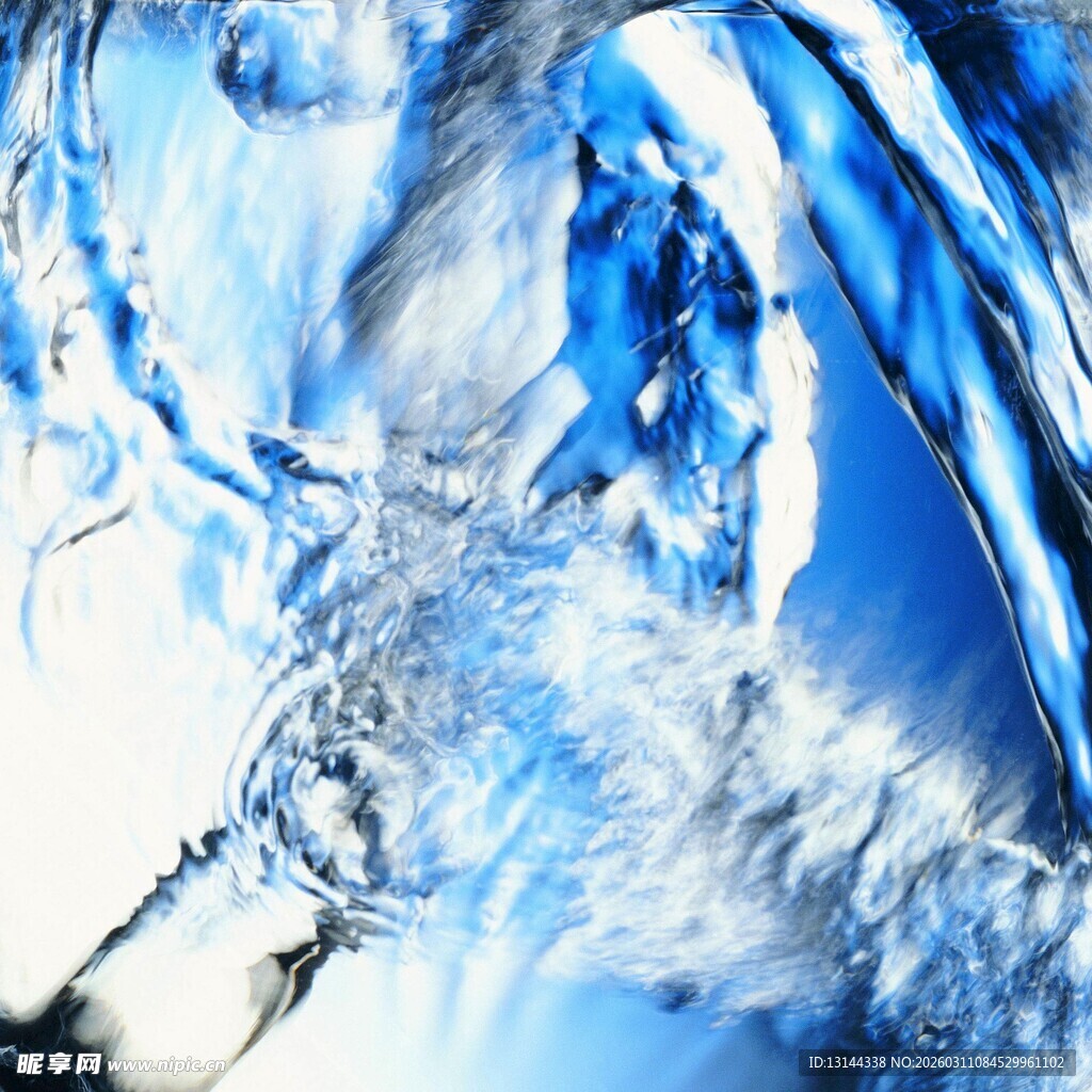 蓝色动感水花瞬间