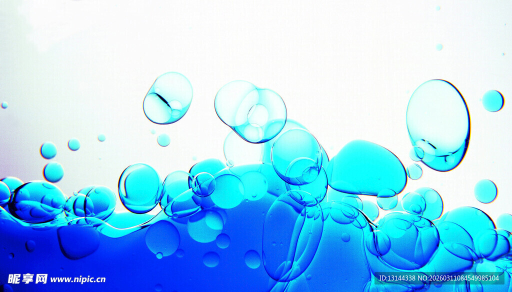 梦幻蓝色气泡背景图