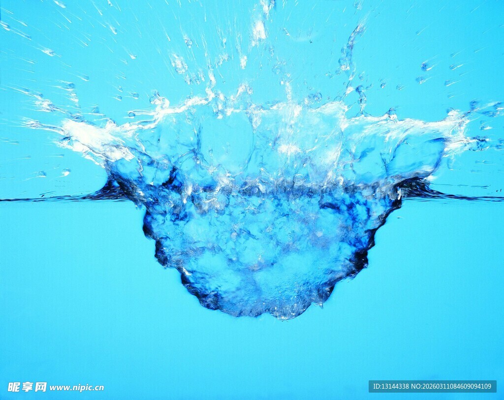 水花入水瞬间美景