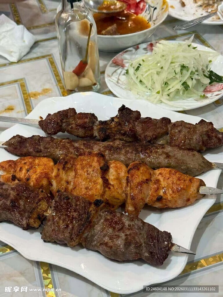 美味多样烤肉串拼盘