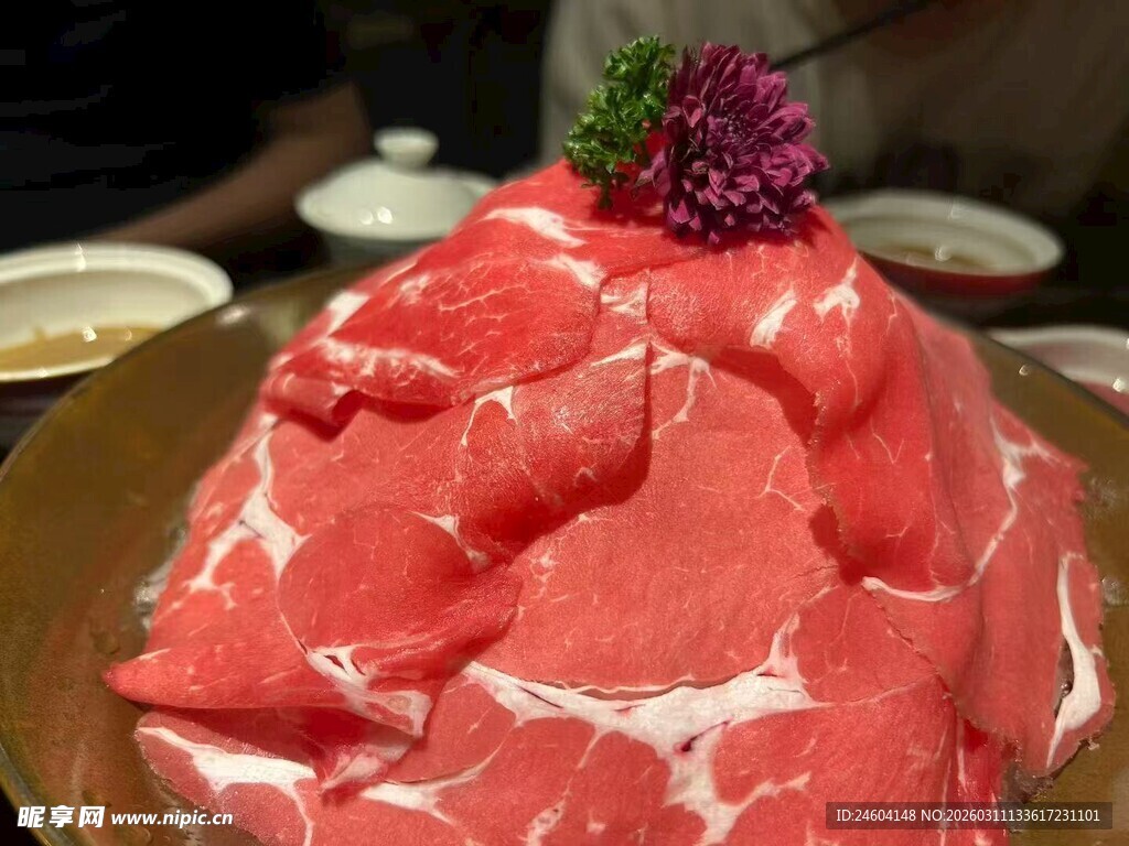 鲜切牛肉肉质纹理诱人