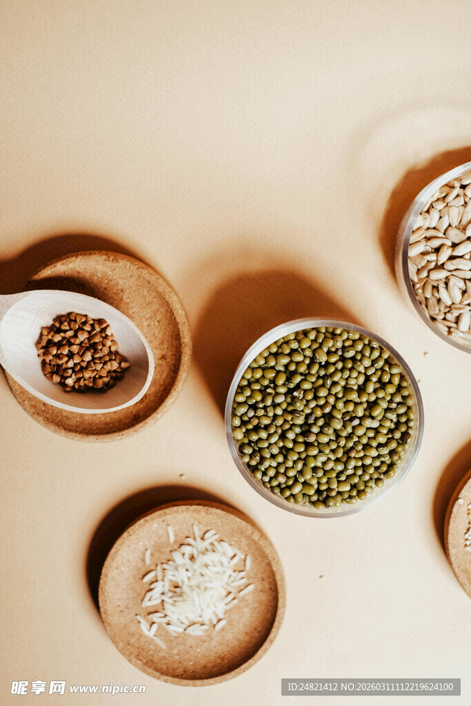 多样谷物食材展示