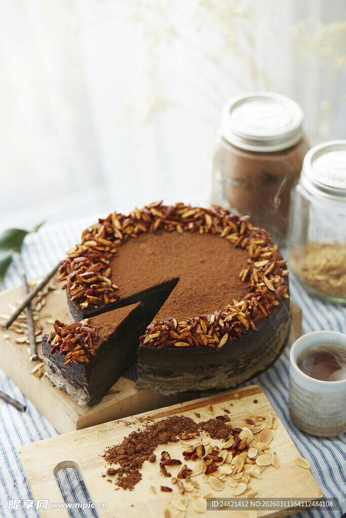 美味巧克力坚果蛋糕