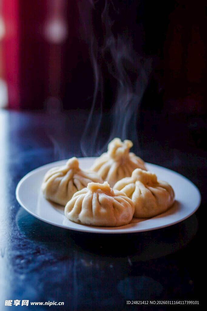 热气腾腾的美味蒸饺