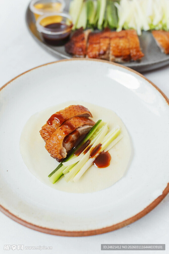 精致摆盘的美味日式料理