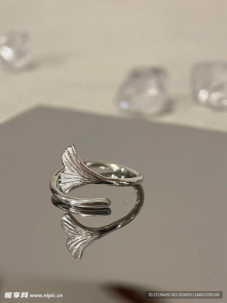 银质心形翅膀戒指