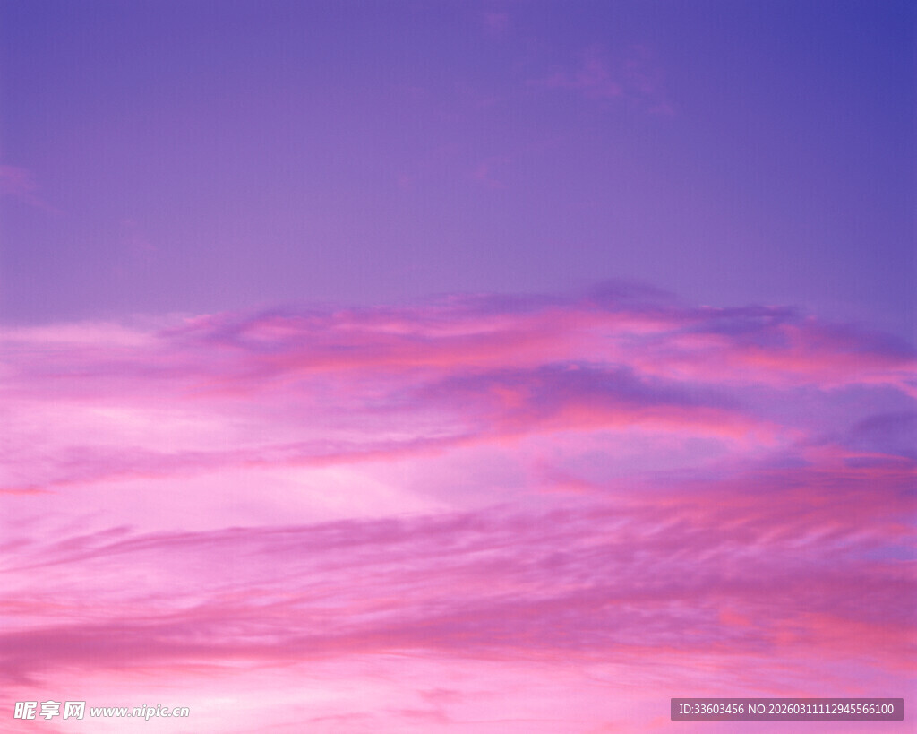 梦幻粉紫色天空美景