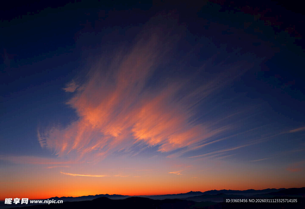 日落时分绚丽天空美景