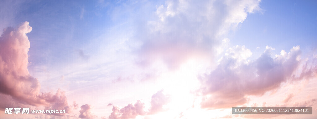 梦幻天空中的绚丽云彩