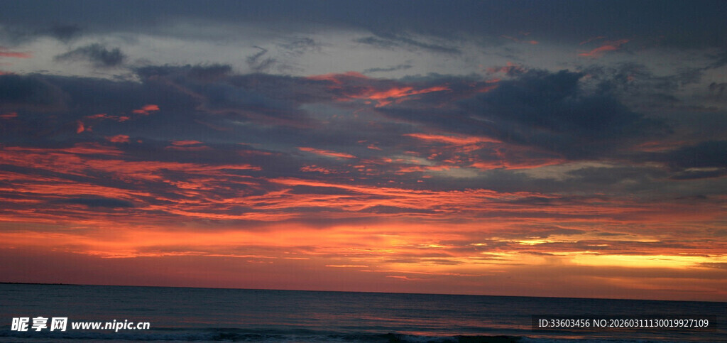 海边绚丽晚霞美景