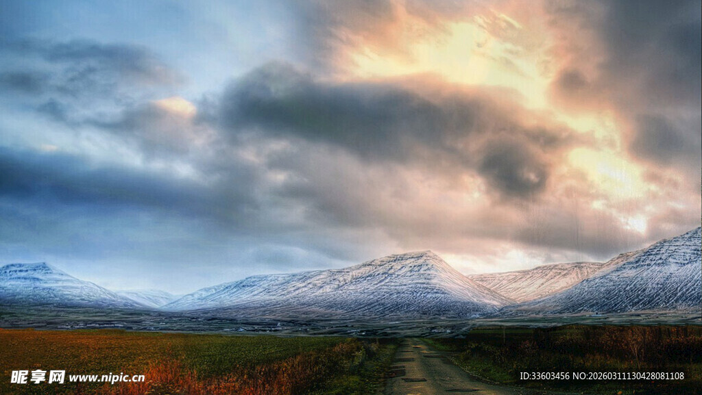 壮丽山间云霞美景