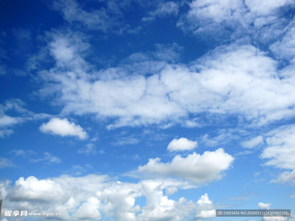 蓝天白云美景
