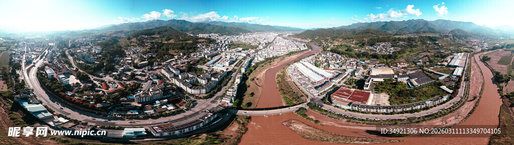 景东县俯瞰城市环形道路景观