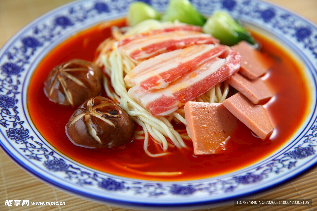 红油鲜香的特色美味面食
