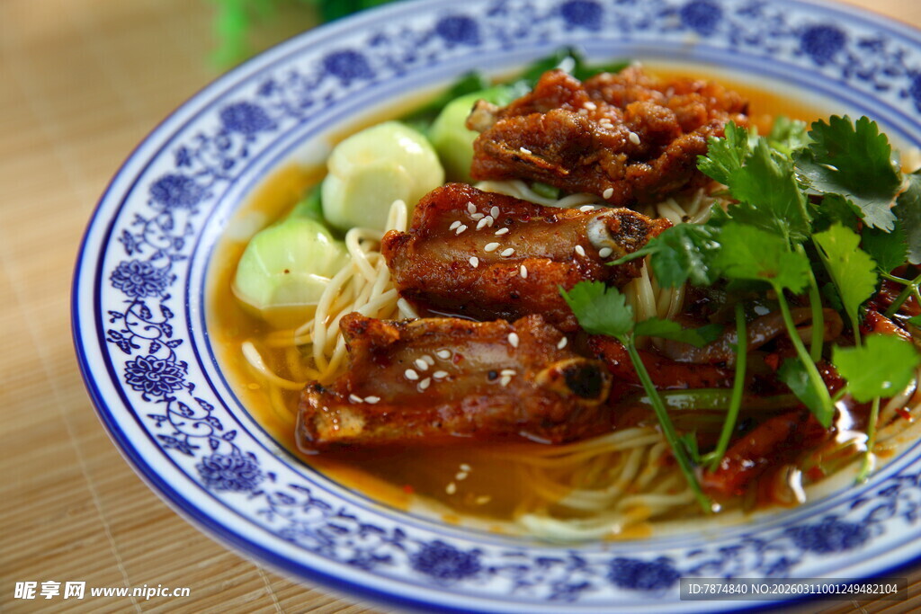 美味红烧排骨面