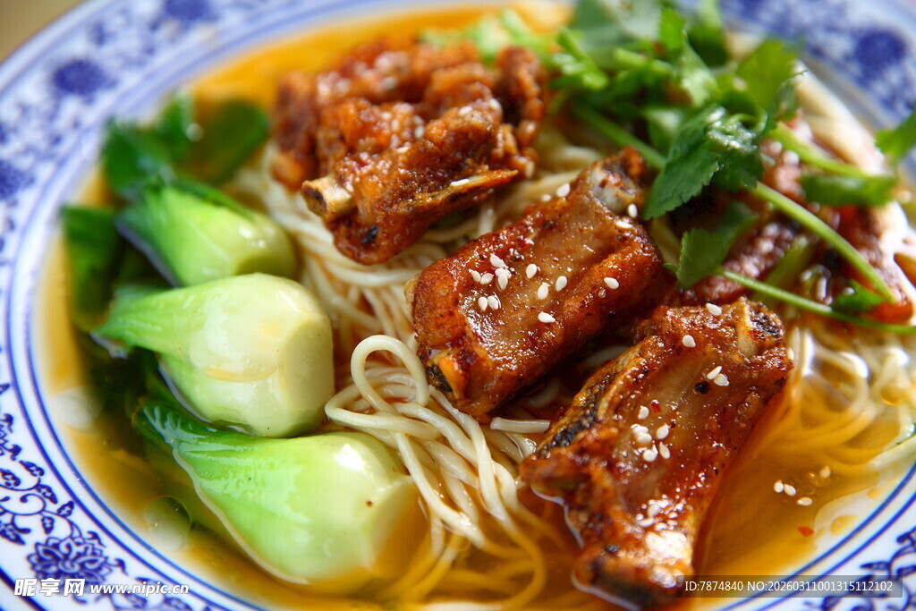 红烧排骨面 鲜香诱人