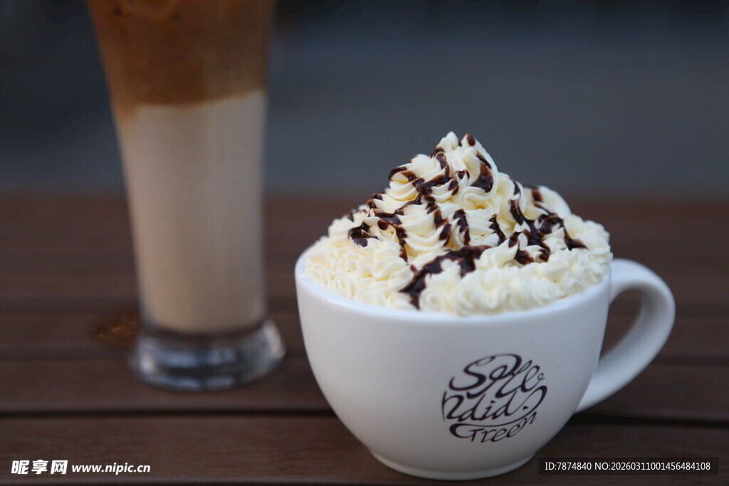美味奶油巧克力酱咖啡