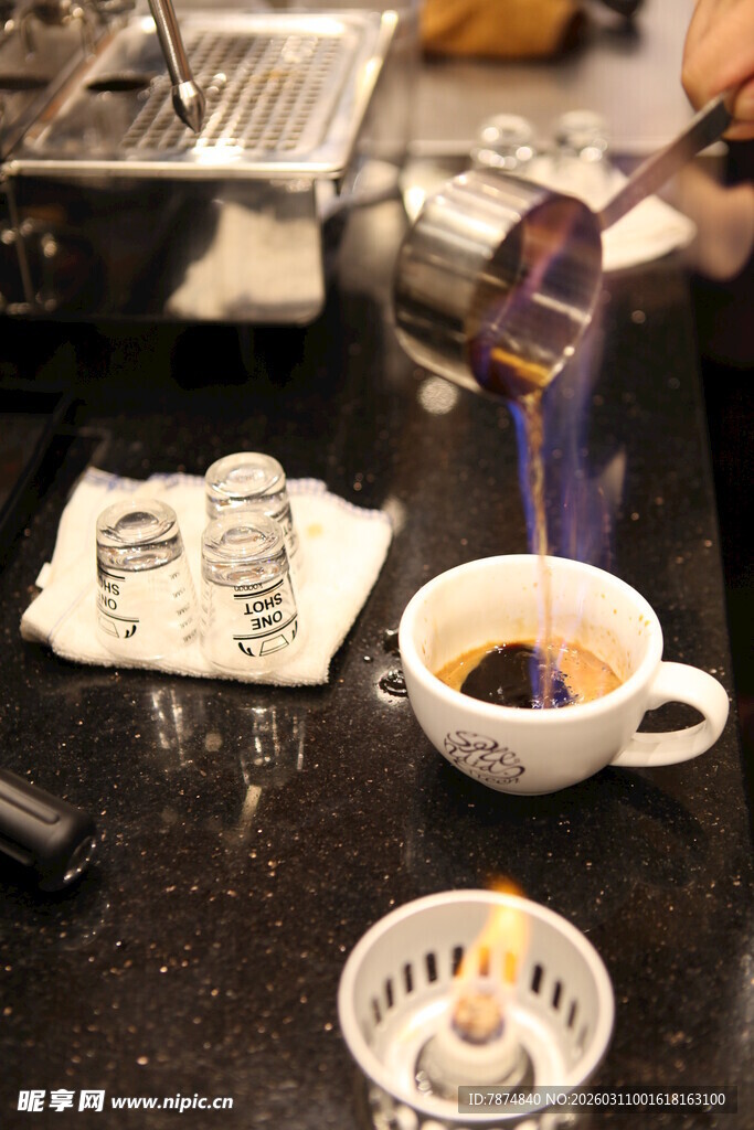 火焰咖啡制作瞬间