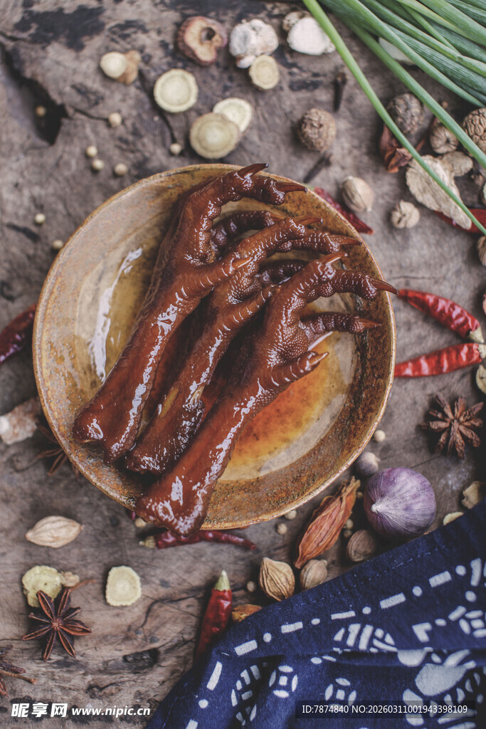 卤味鸭掌 鲜香诱人