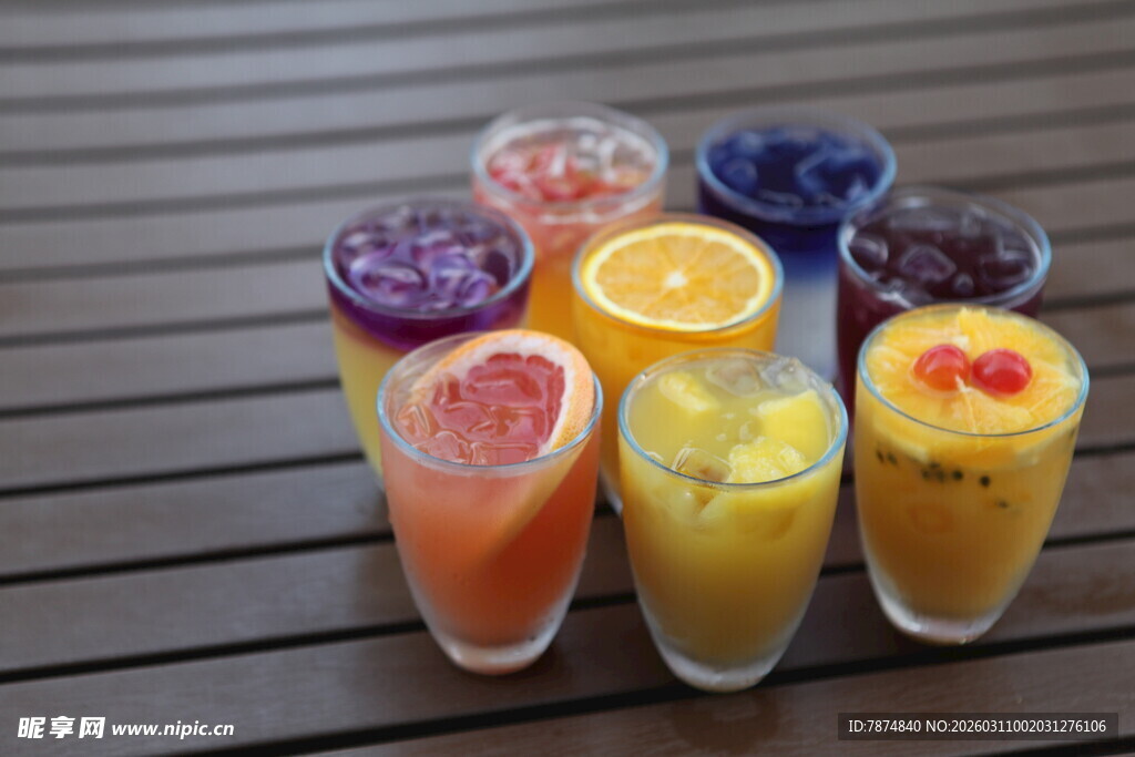 多彩缤纷鲜榨果汁组合