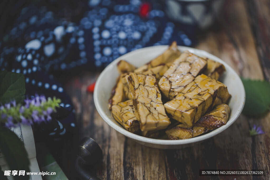 碗装风味独特卤豆腐块