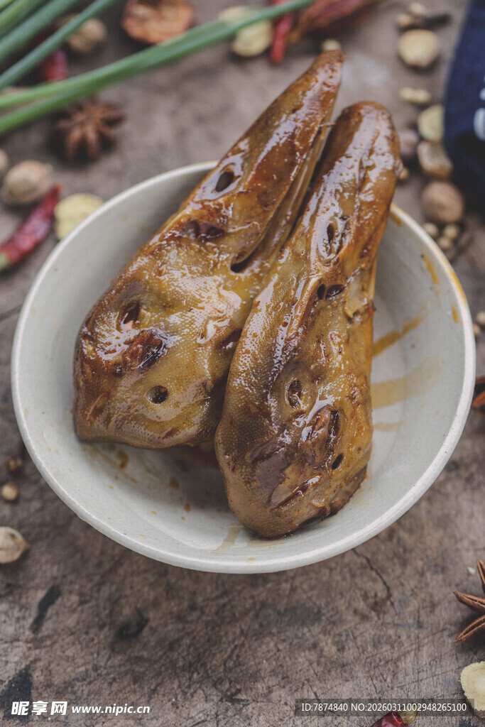 卤兔头 鲜香入味好滋味