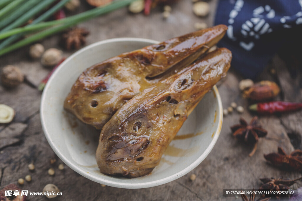 美味卤鸭头 诱人小食