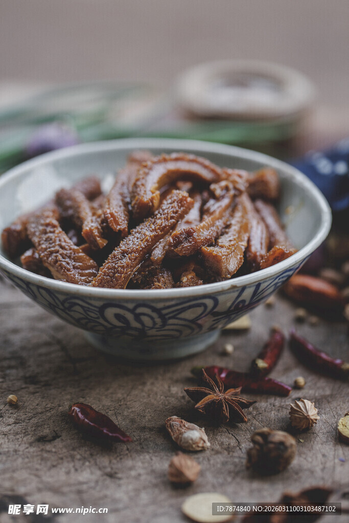 碗中美味卤制牛肚牛杂