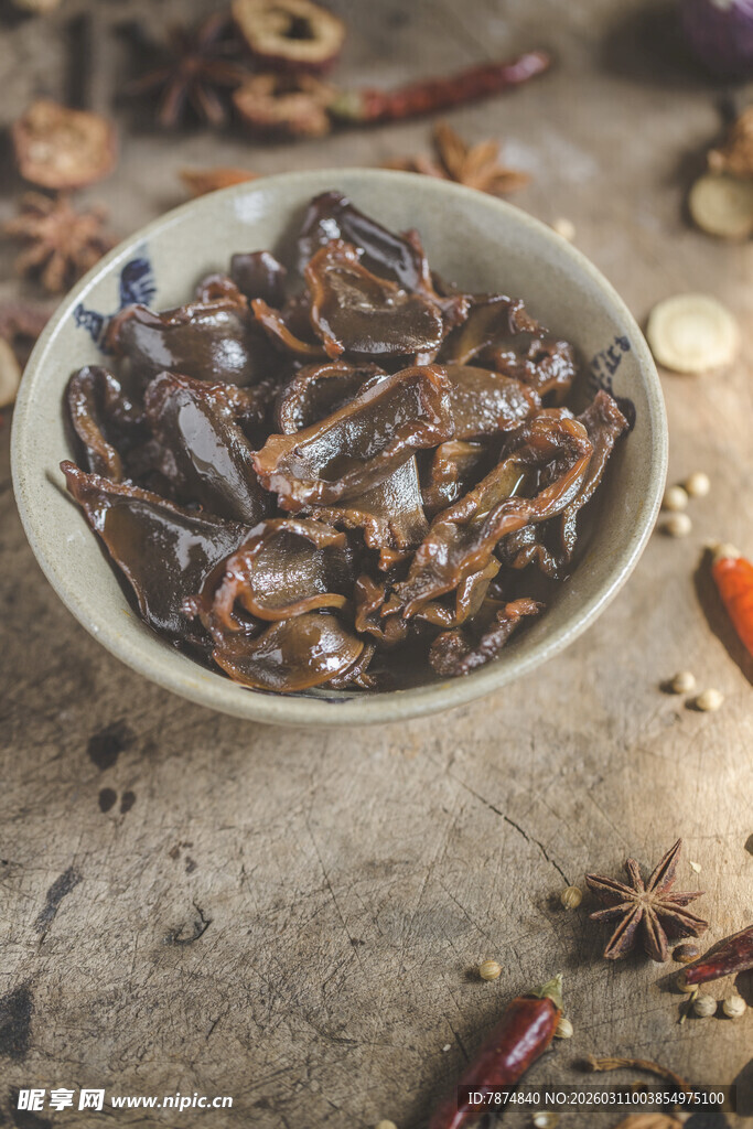 碗装干制昆虫 风味独特