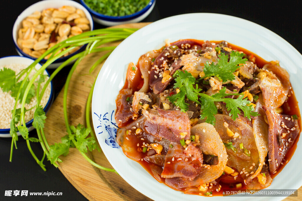 香辣牛肉冒菜诱人呈现