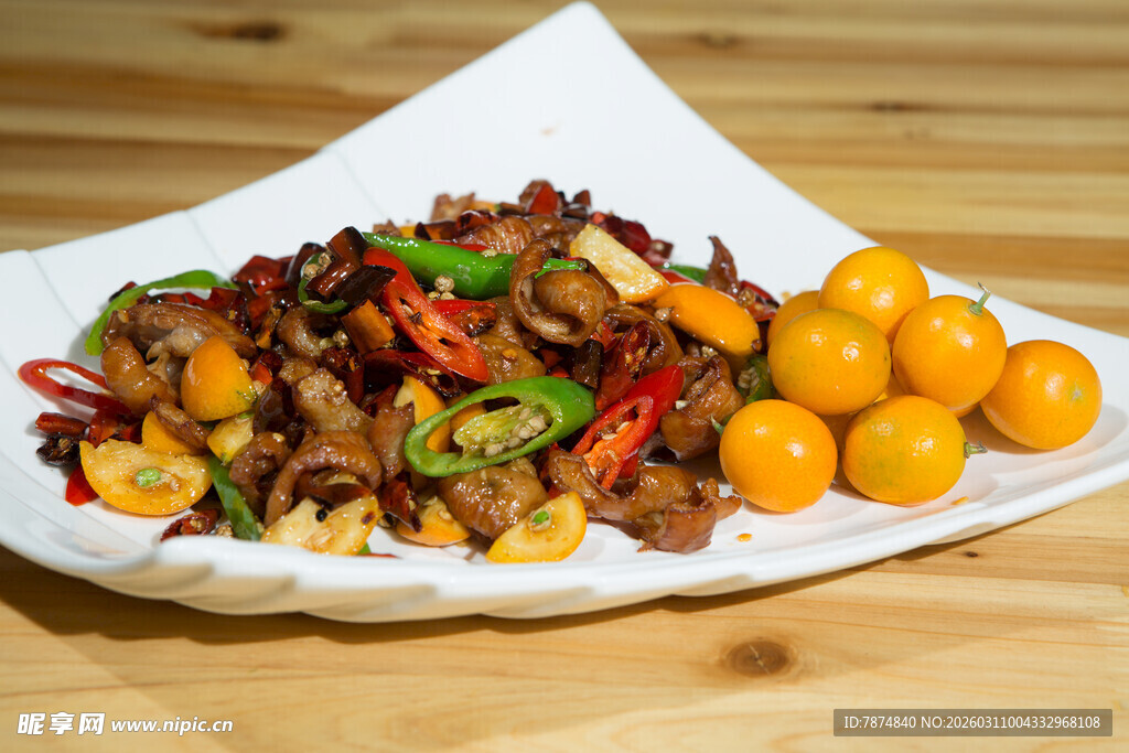 香辣鸡块配金桔美味佳肴