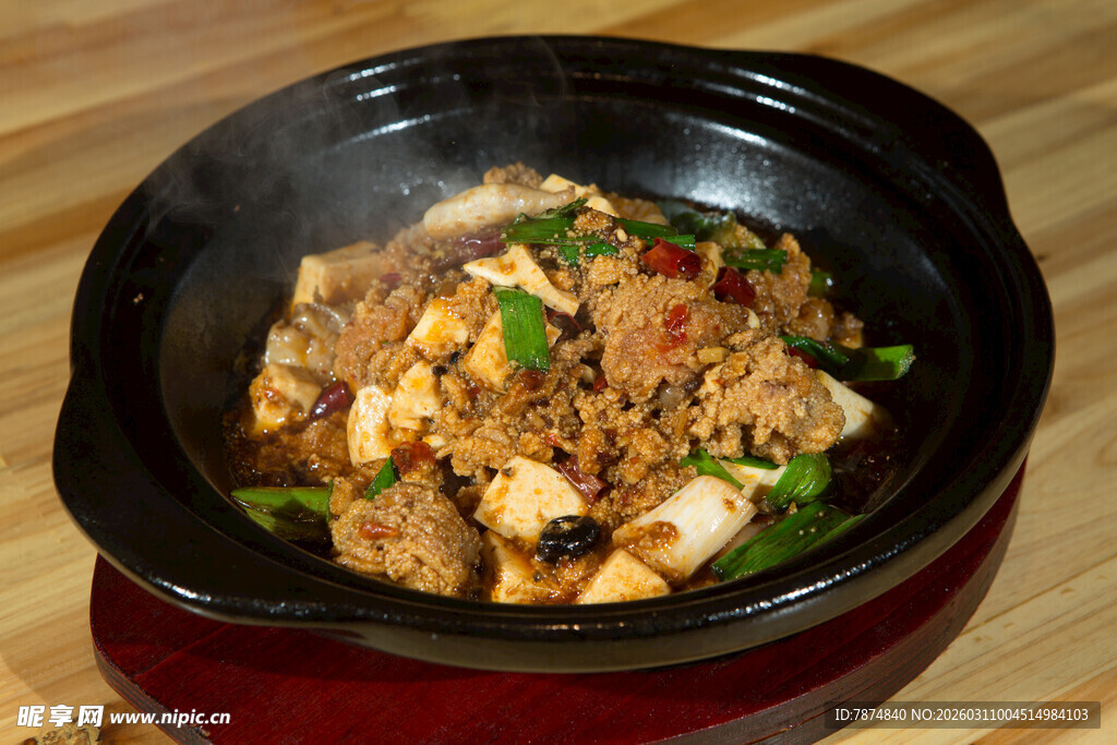 砂锅美味豆腐炒肉末