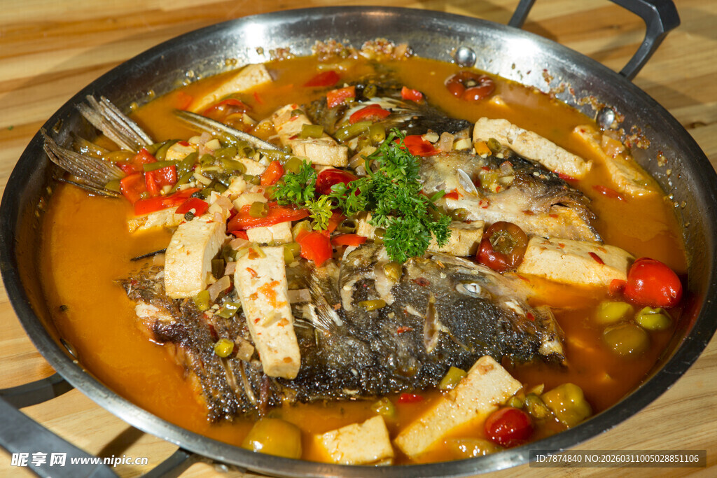 鲜香美味的特色炖鱼