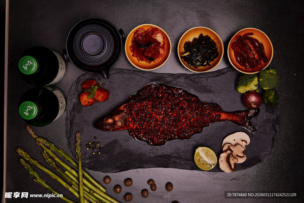 麻辣烤鱼及多样配菜展示