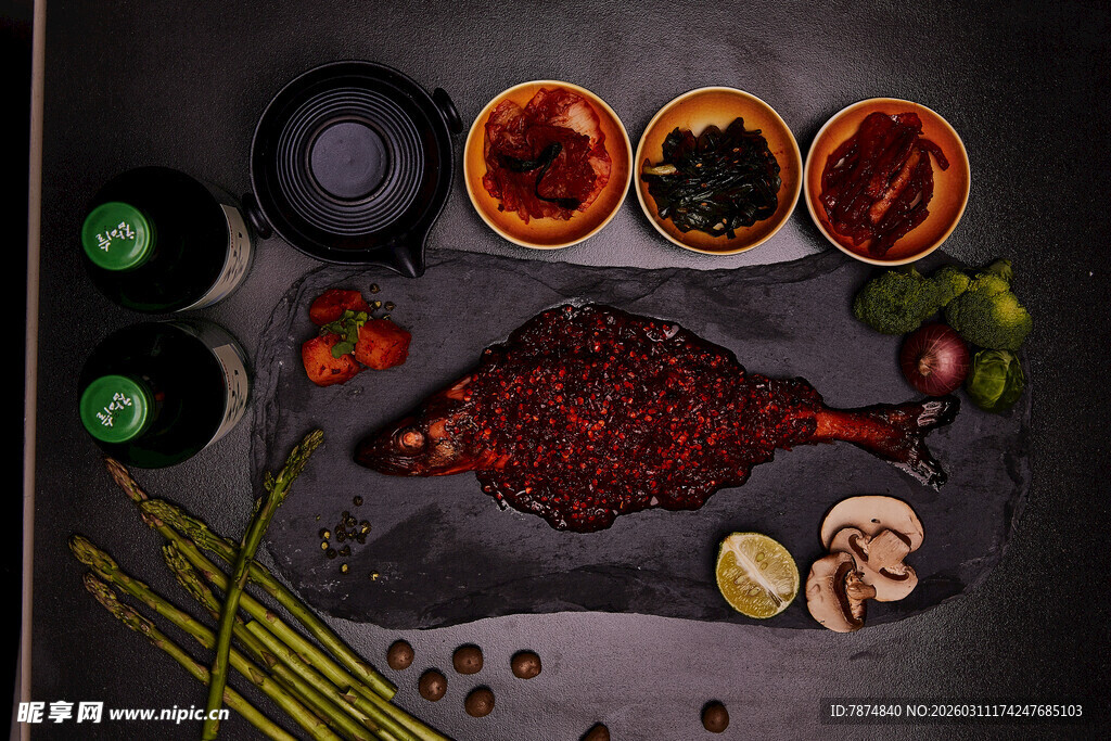 美味烤鱼搭配多样食材