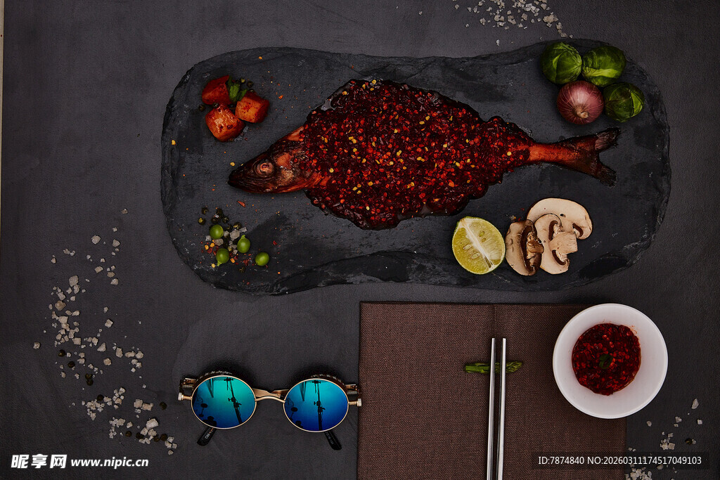 美味香辣烤鱼摆盘展示