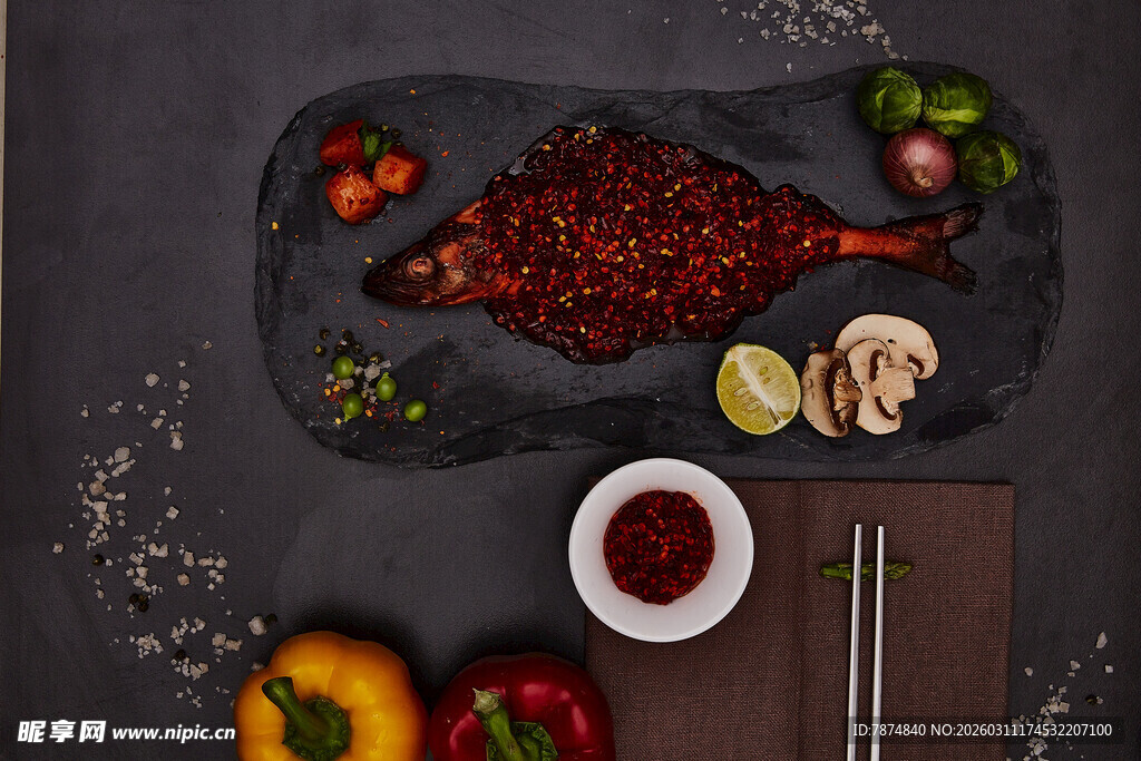 香辣烤鱼配多样食材