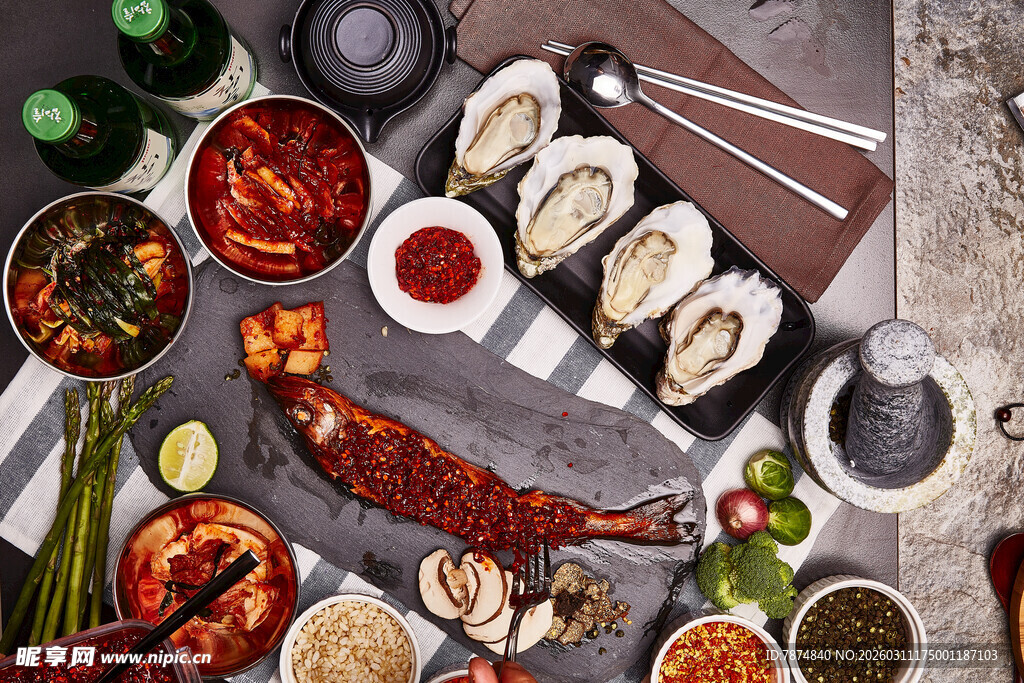 多样美味亚洲风味美食拼盘