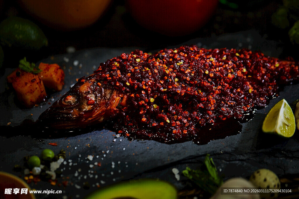 香辣烤鱼配多彩食材