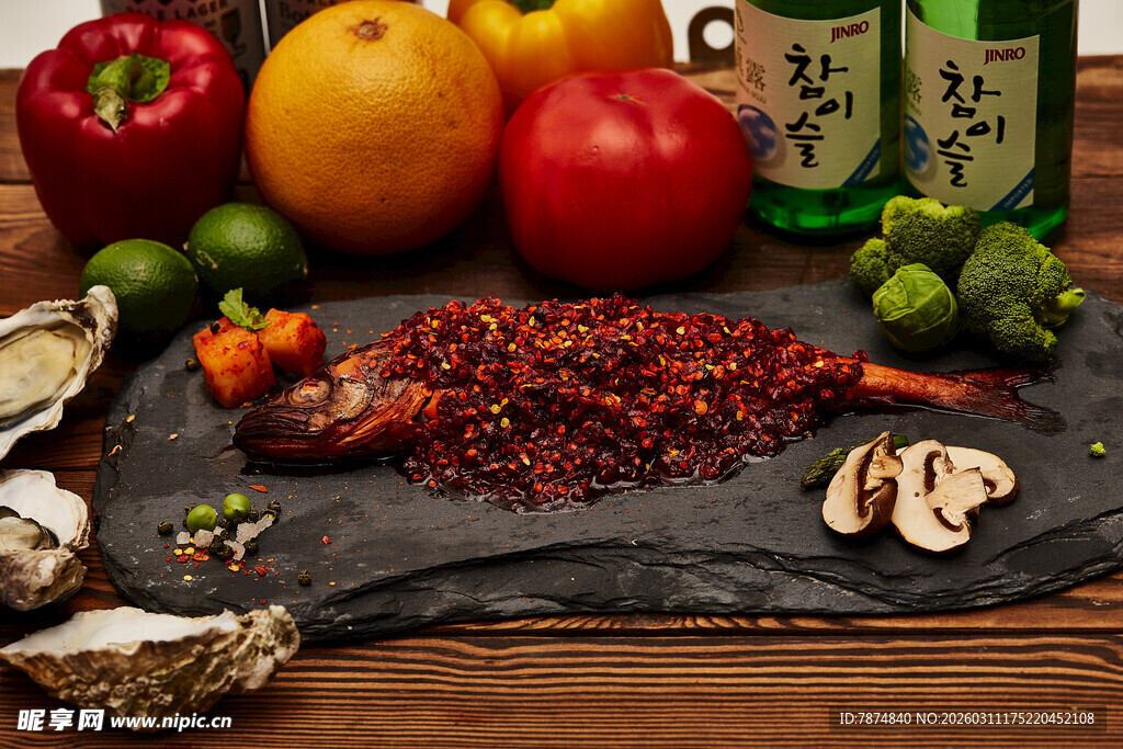 多样香料与鲜蔬食材组合