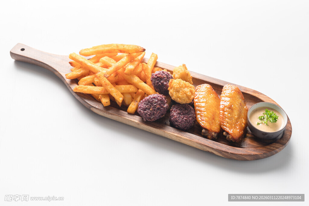 木盘美味小吃拼盘