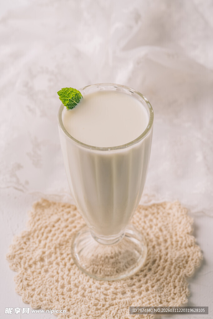 清新薄荷奶饮 视觉味觉盛宴