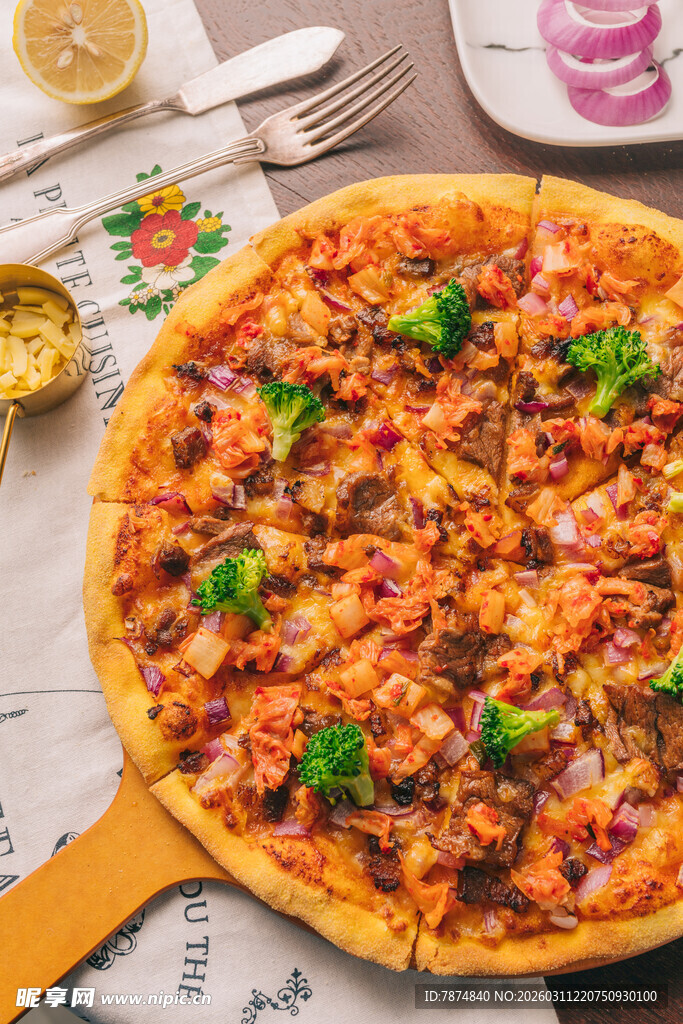 美味多彩蔬菜披萨