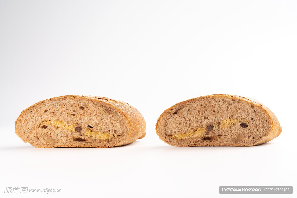 两片全麦坚果面包